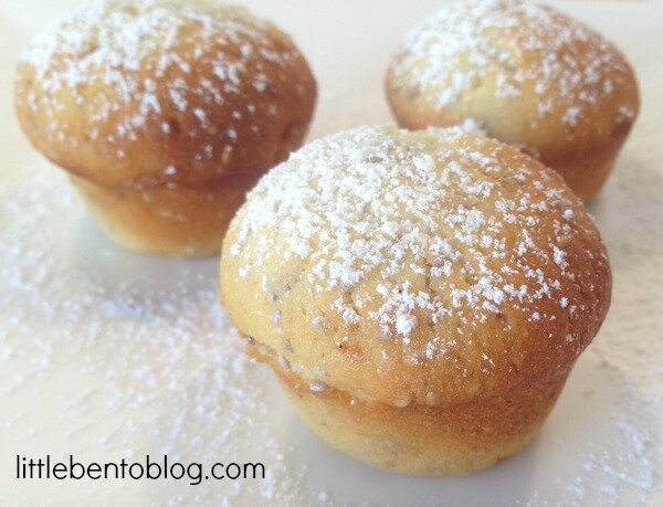 lemon and chia seeds cupcake
